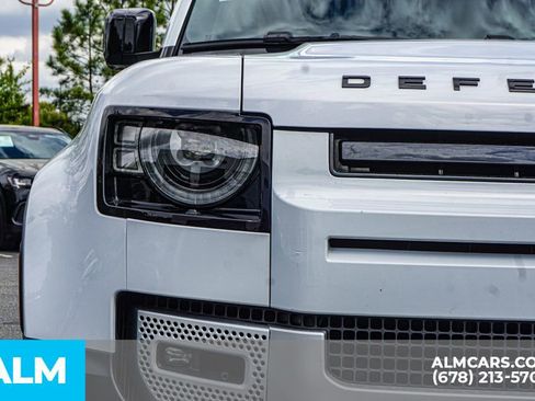 Used 2023 Land Rover Defender 130 SE image 12