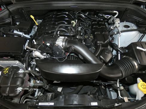 Used 2024 Dodge Durango GT image 30