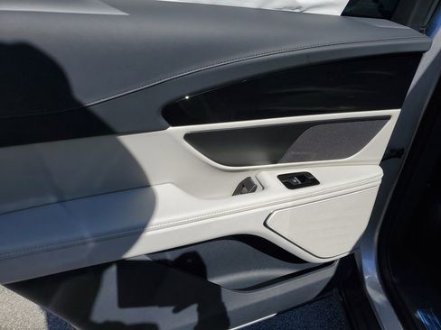 New 2026 Lincoln Nautilus Premier AWD/4WD image 8