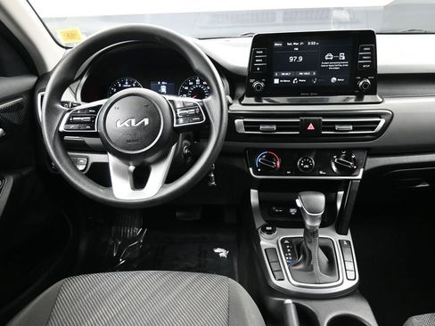 Used 2023 Kia Seltos LX image 19