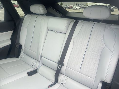 Used 2024 Cadillac Lyriq Luxury AWD/4WD image 28