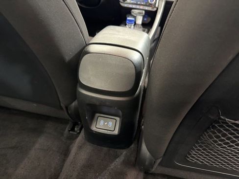Used 2025 Hyundai Elantra SEL FWD image 10