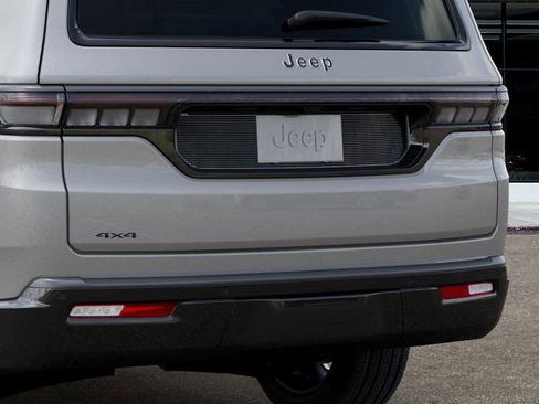 New 2026 Jeep Grand Wagoneer Summit image 13