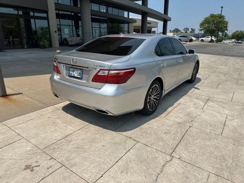 Used 2011 Lexus LS 460 AWD w/ Comfort Pkg image 7