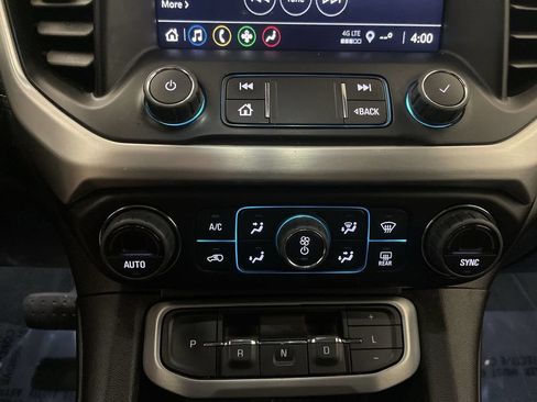 Used 2022 GMC Acadia SLE w/ Driver Convenience Package FWD image 10