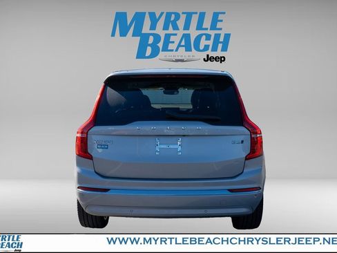 Used 2023 Volvo XC90 B6 Plus image 5