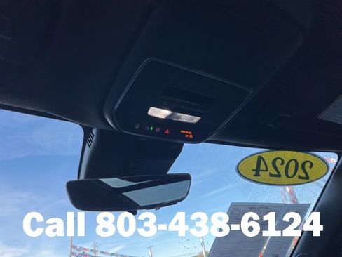 Used 2024 Chevrolet Traverse RS image 28