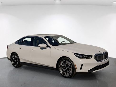 New 2025 BMW 530i xDrive 530i xDrive image 12