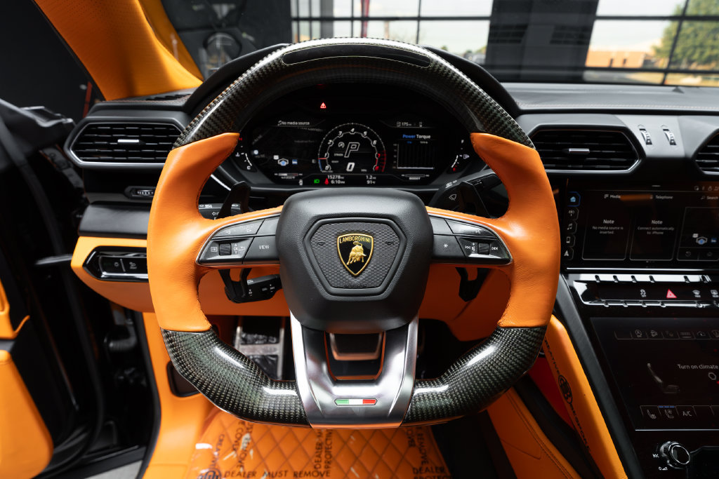Used 2022 Lamborghini Urus AWD/4WD image 41