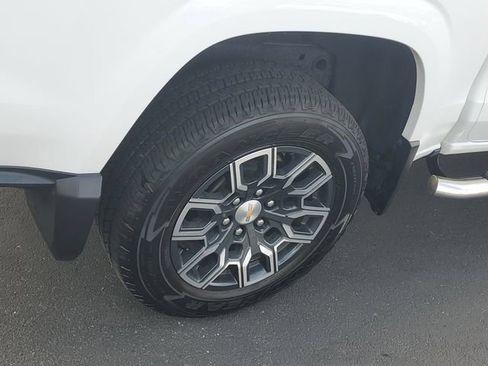 Certified 2023 Chevrolet Colorado LT w/ LT Convenience Package III AWD/4WD image 5
