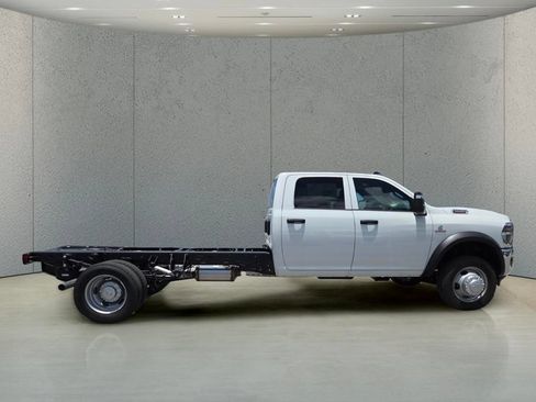 New 2026 RAM 5500 Tradesman w/ Chrome Appearance Group AWD/4WD image 2