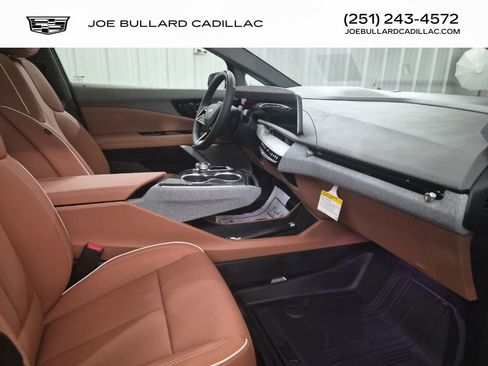 New 2026 Cadillac Optiq Luxury 2 image 22