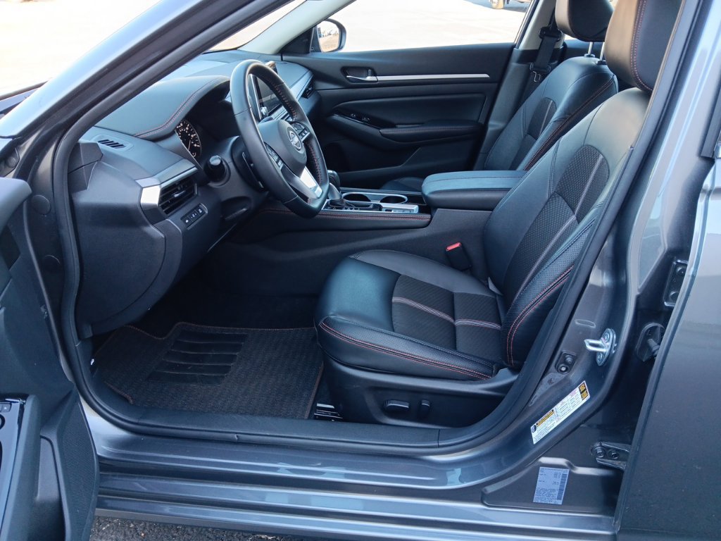 Used 2025 Nissan Altima 2.5 SR AWD/4WD image 28