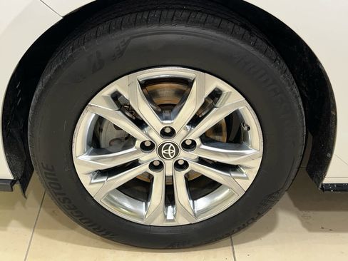 Used 2022 Toyota Sienna XSE w/ XSE Plus Package AWD/4WD image 14