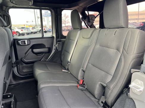 Used 2022 Jeep Wrangler Unlimited Sport image 23