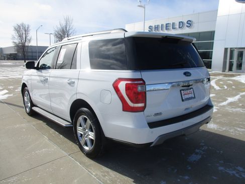 Used 2019 Ford Expedition XLT w/ Equipment Group 202A image 3