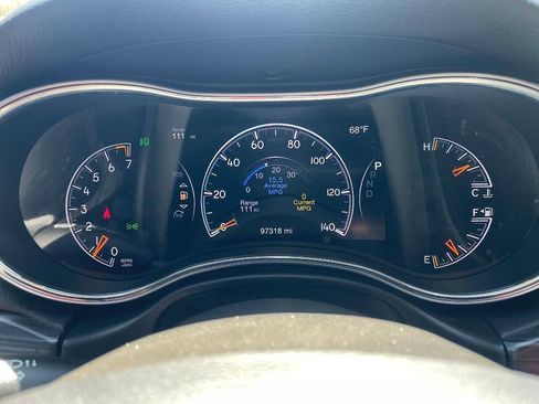 Used 2019 Jeep Grand Cherokee Altitude AWD/4WD image 17