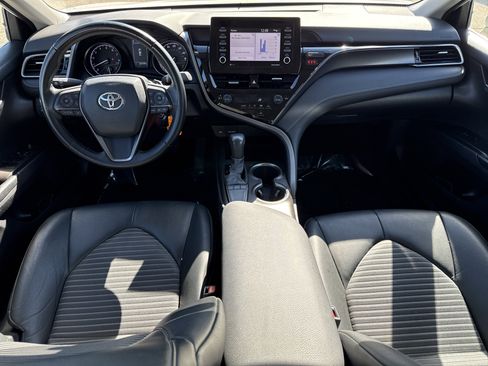 Used 2022 Toyota Camry SE image 16