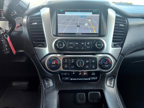 Used 2020 Chevrolet Suburban LT image 19