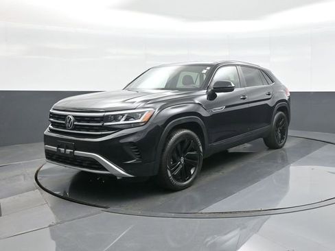 Used 2023 Volkswagen Atlas Cross Sport SE FWD image 3