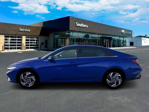 New 2026 Hyundai Elantra Limited image 3