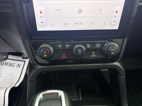 Used 2025 Ford Ranger XLT w/ Equipment Group 301A High AWD/4WD image 29