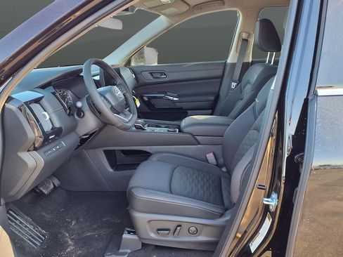 New 2026 Nissan Pathfinder SV image 7