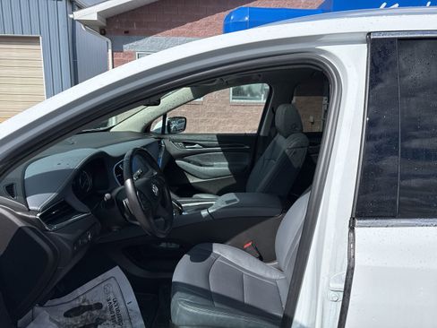 Used 2021 Buick Enclave Premium w/ Sun and Sites Package image 10