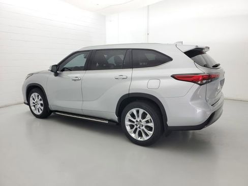 Used 2021 Toyota Highlander Limited image 7