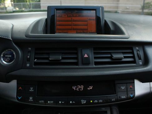 Used 2011 Lexus CT 200h Premium w/ Leather Pkg FWD image 31