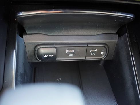 Certified 2024 Kia Telluride EX w/ EX Captain's Chair Package AWD/4WD image 32
