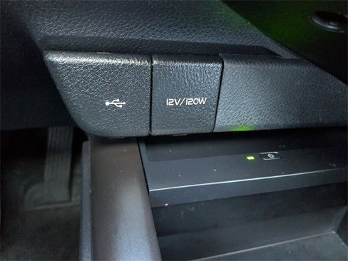 Certified 2024 Toyota Camry SE image 24