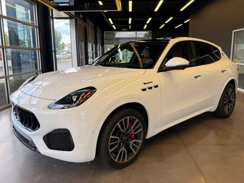 Used 2023 Maserati Grecale Modena AWD/4WD image 1