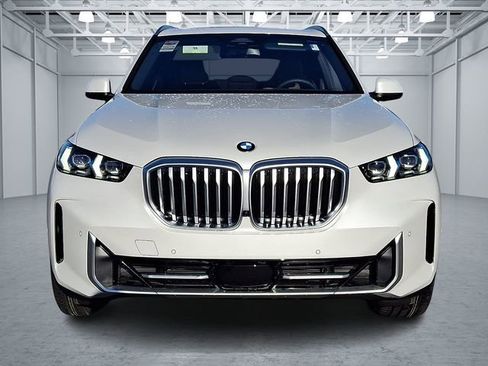 New 2026 BMW X5 xDrive40i w/ Premium Package image 2