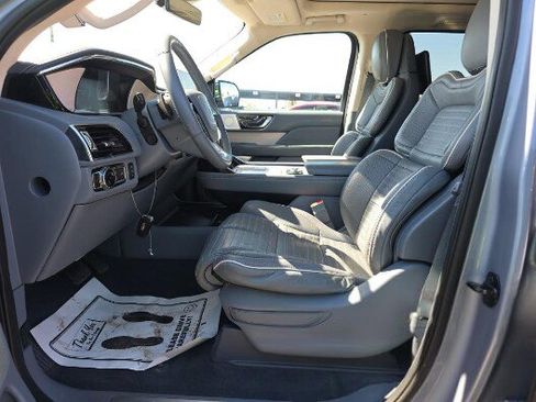 Used 2021 Lincoln Navigator Black Label w/ Cargo Convenience Package image 4