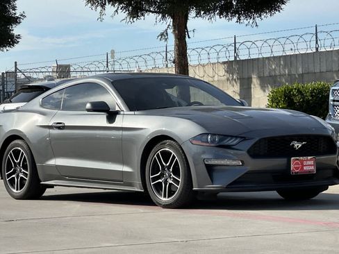 Used 2022 Ford Mustang Premium image 10