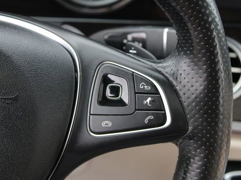 Used 2017 Mercedes-Benz E 300 image 21