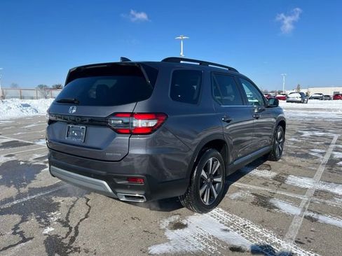Used 2023 Honda Pilot Touring image 8