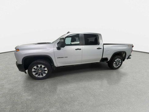 Used 2022 Chevrolet Silverado 2500 Custom w/ Custom Convenience Package AWD/4WD image 5