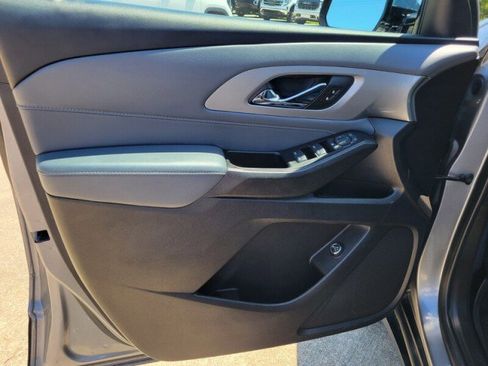 Used 2019 Chevrolet Traverse LT w/ LPO, Floor Liner Package FWD image 13