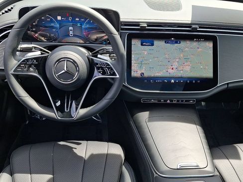 New 2026 Mercedes-Benz E 350 4MATIC Sedan image 7