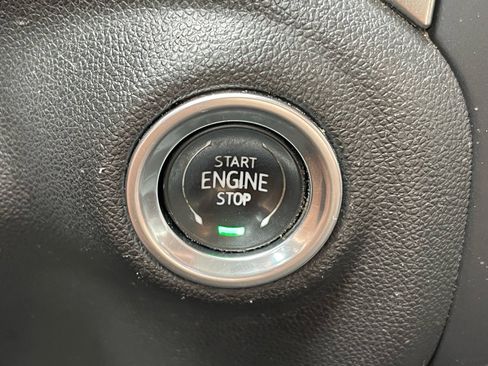 Used 2021 Chevrolet Silverado 1500 RST AWD/4WD image 12
