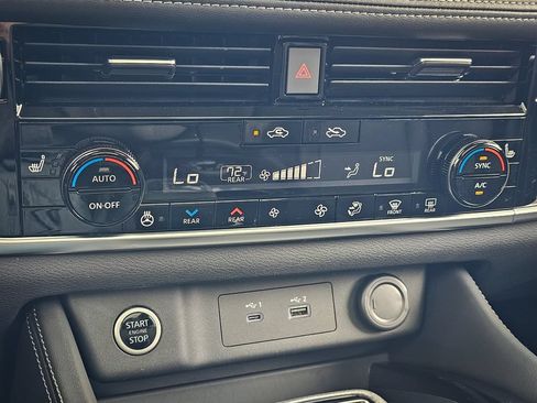 Used 2021 Nissan Rogue SL w/ Premium Package AWD/4WD image 26