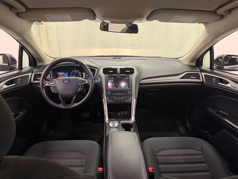 Used 2018 Ford Fusion SE w/ Fusion SE Technology Package FWD image 20