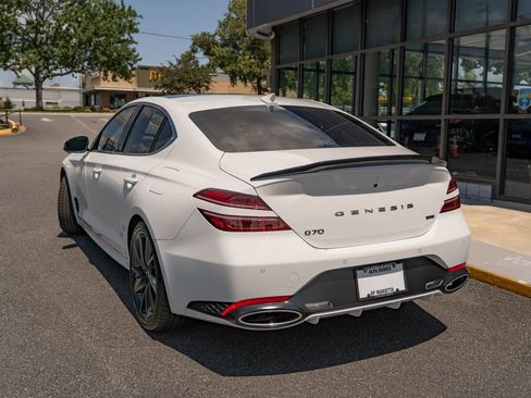 Used 2022 Genesis G70 3.3T RWD image 4