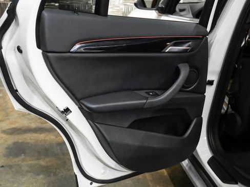 Used 2017 BMW X1 xDrive28i image 41