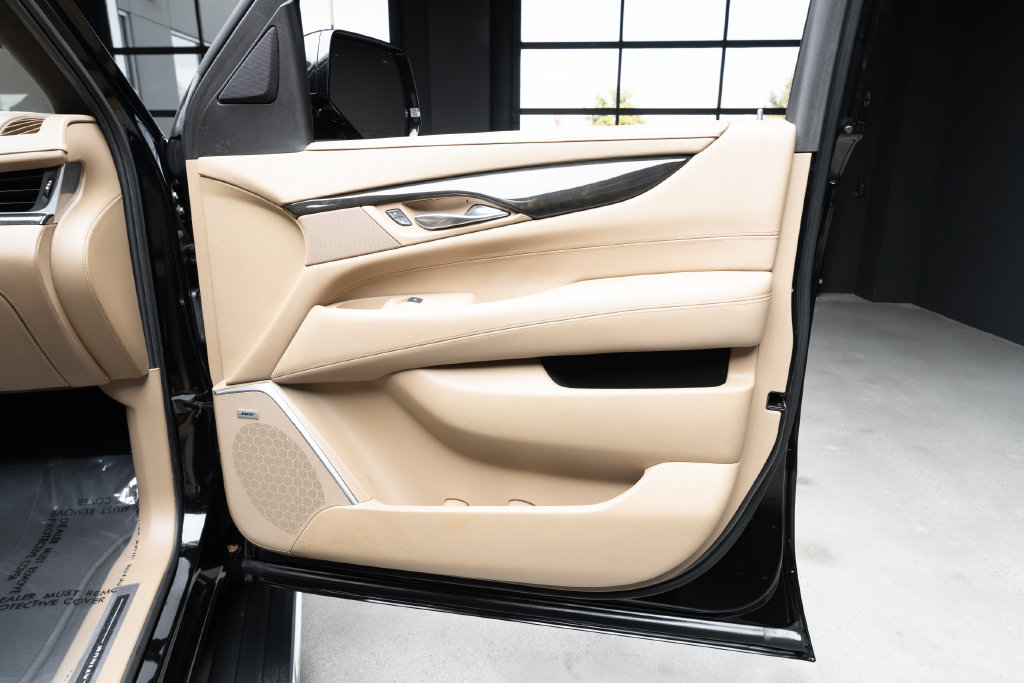 Used 2020 Cadillac Escalade Platinum AWD/4WD image 40