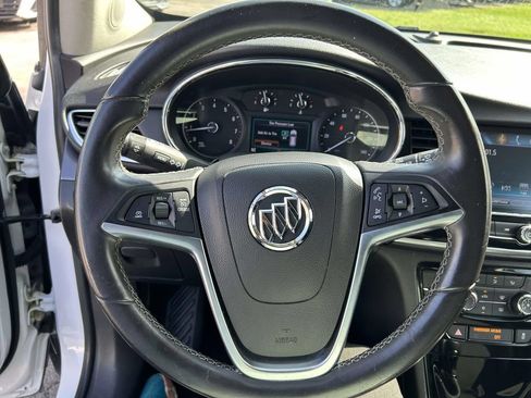 Used 2021 Buick Encore Preferred FWD image 29