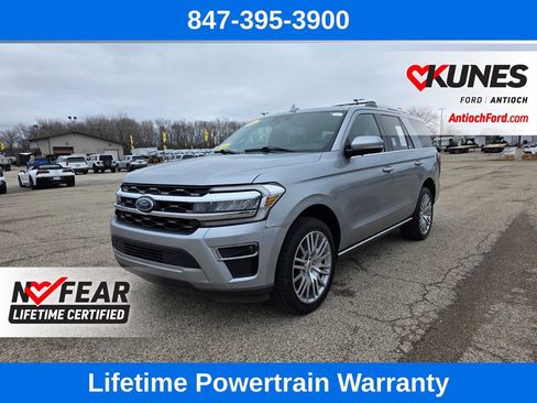 Used 2024 Ford Expedition Limited image 3