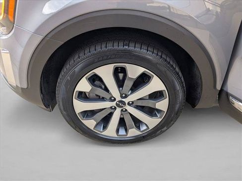 Used 2022 Kia Telluride EX w/ EX Premium Package FWD image 25